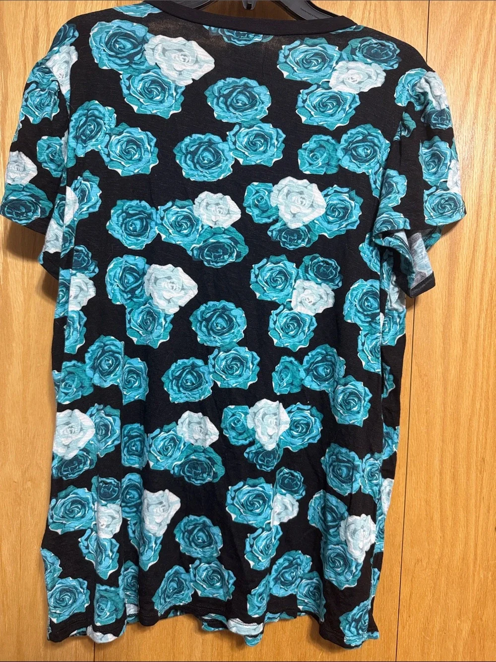 LuLaRoe Teal & White Rose Print Short Sleeve Olive Tee - Picture 5 of 5